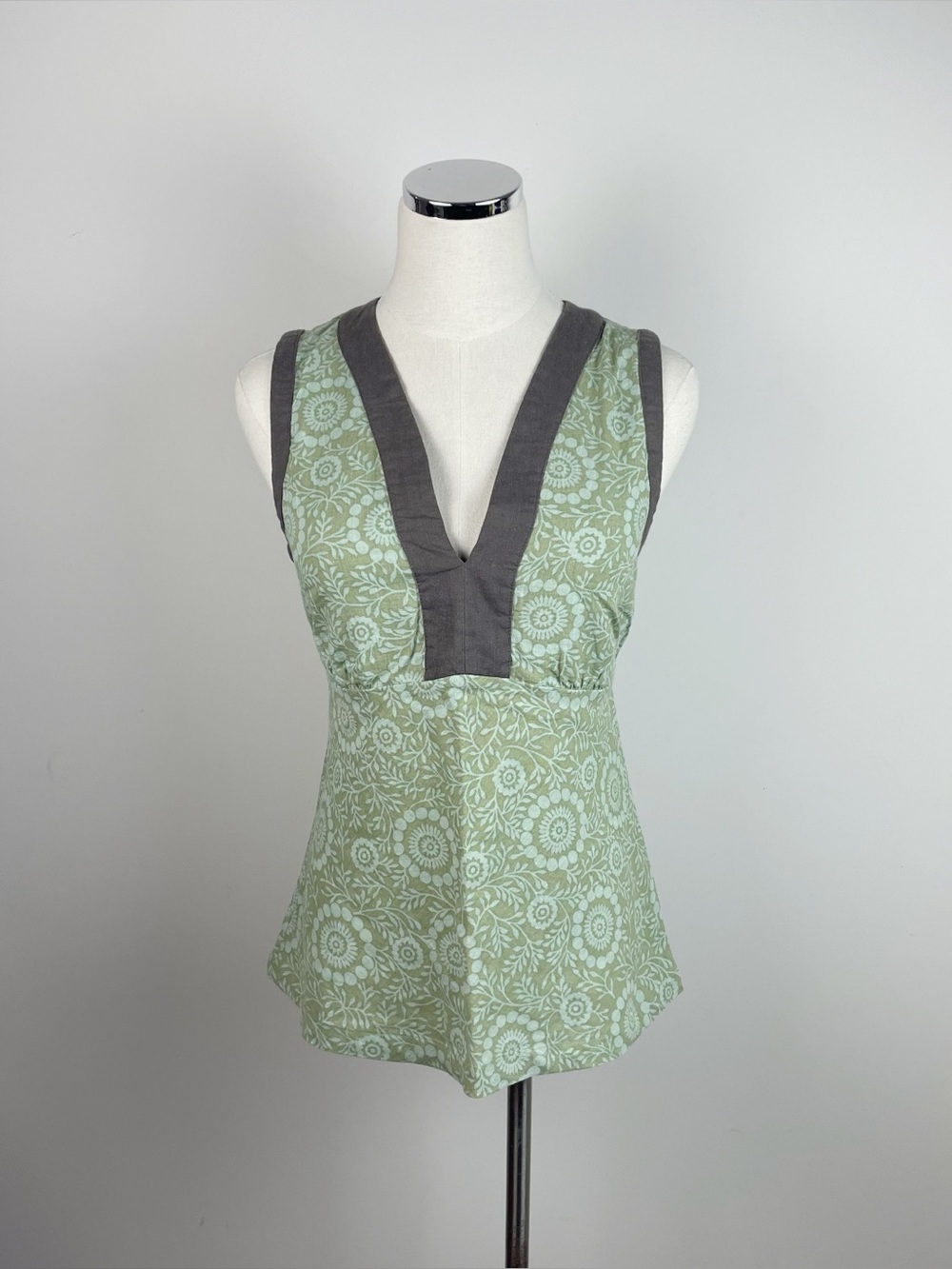 Patagonia Green Blue Brown Floral Sleeveless Top Women Size 6 Bohemian